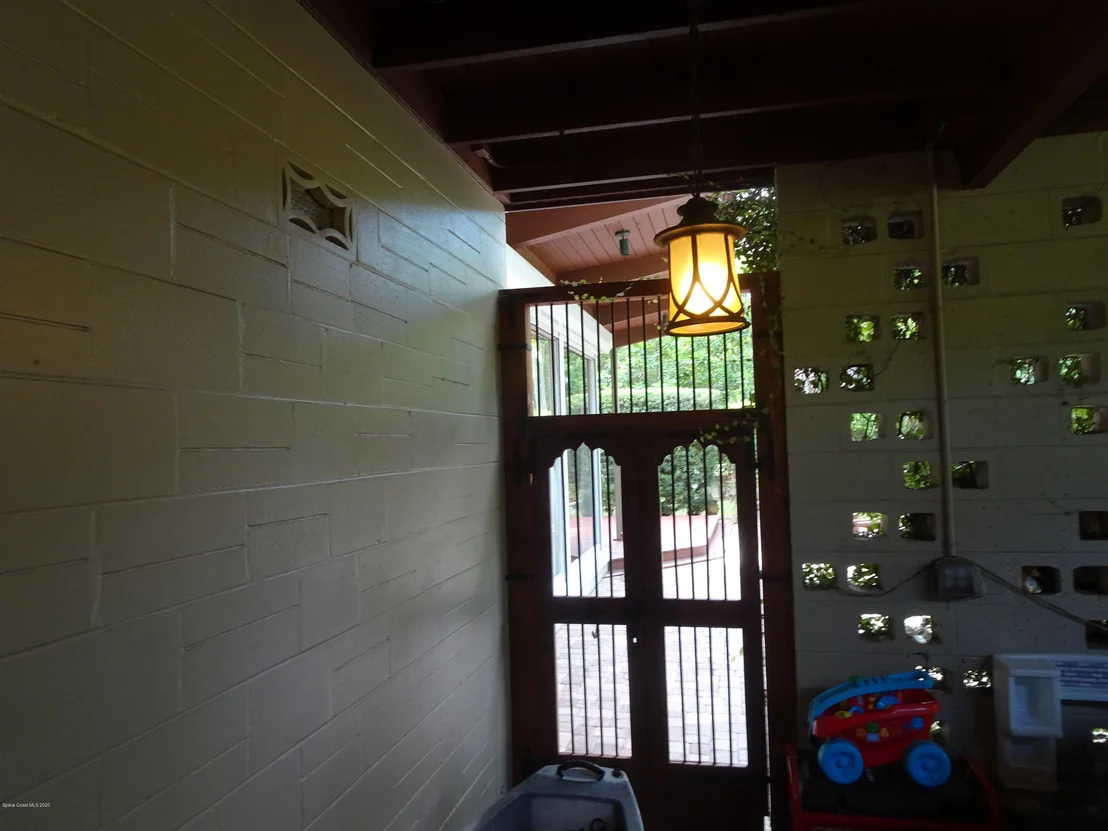 Photo of 5880 Crane Road