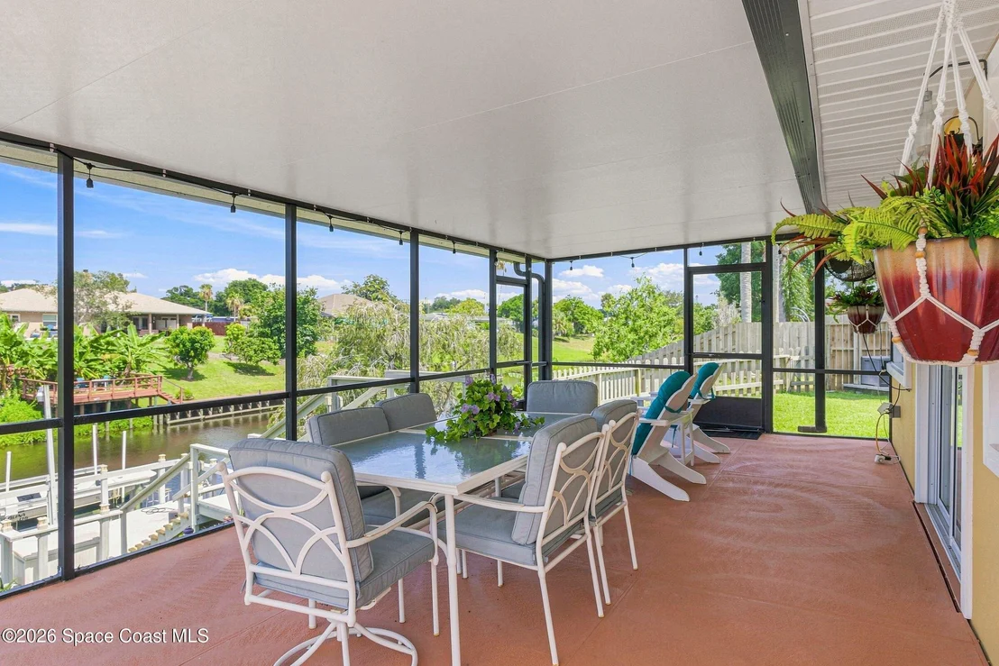 Photo of 889 Vance Circle NE