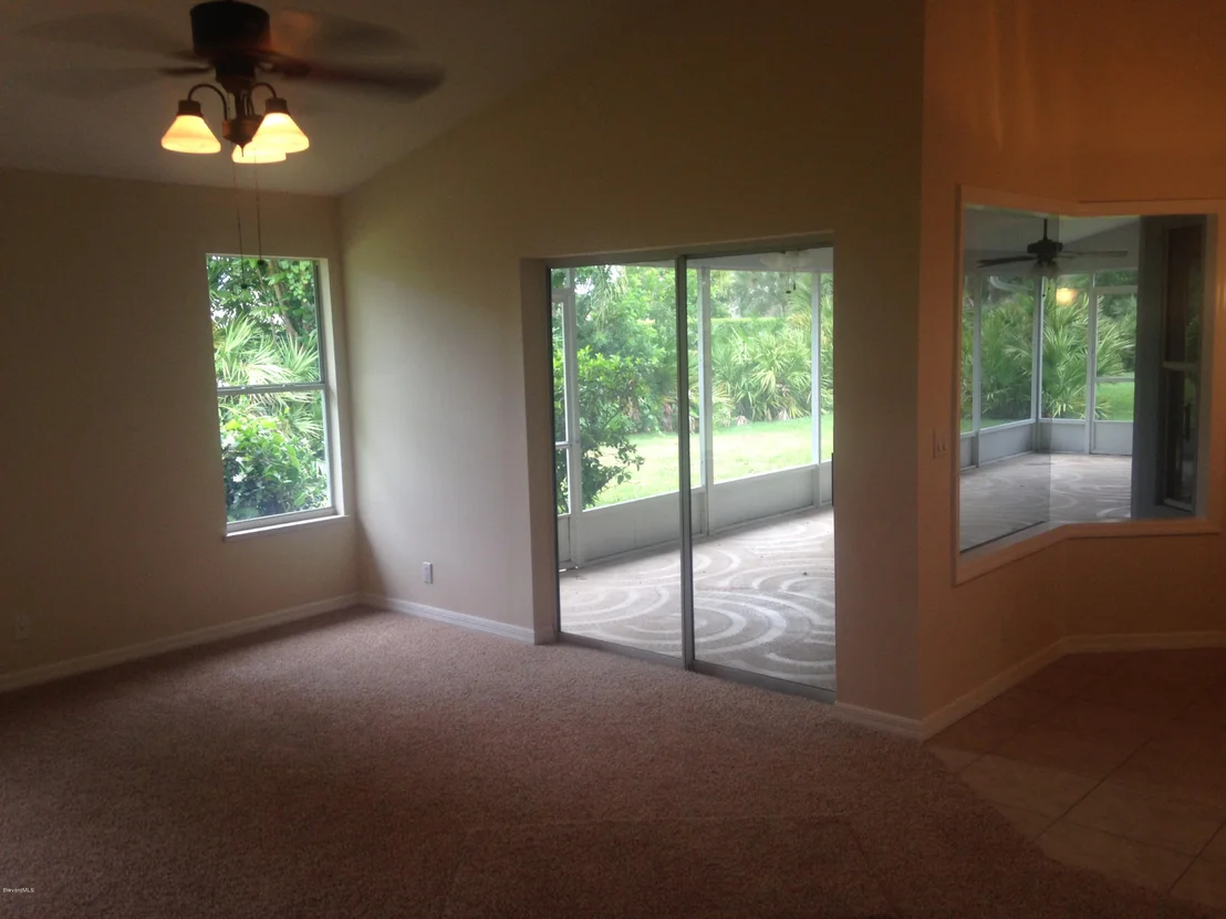 Photo of 977 Somerset Lane