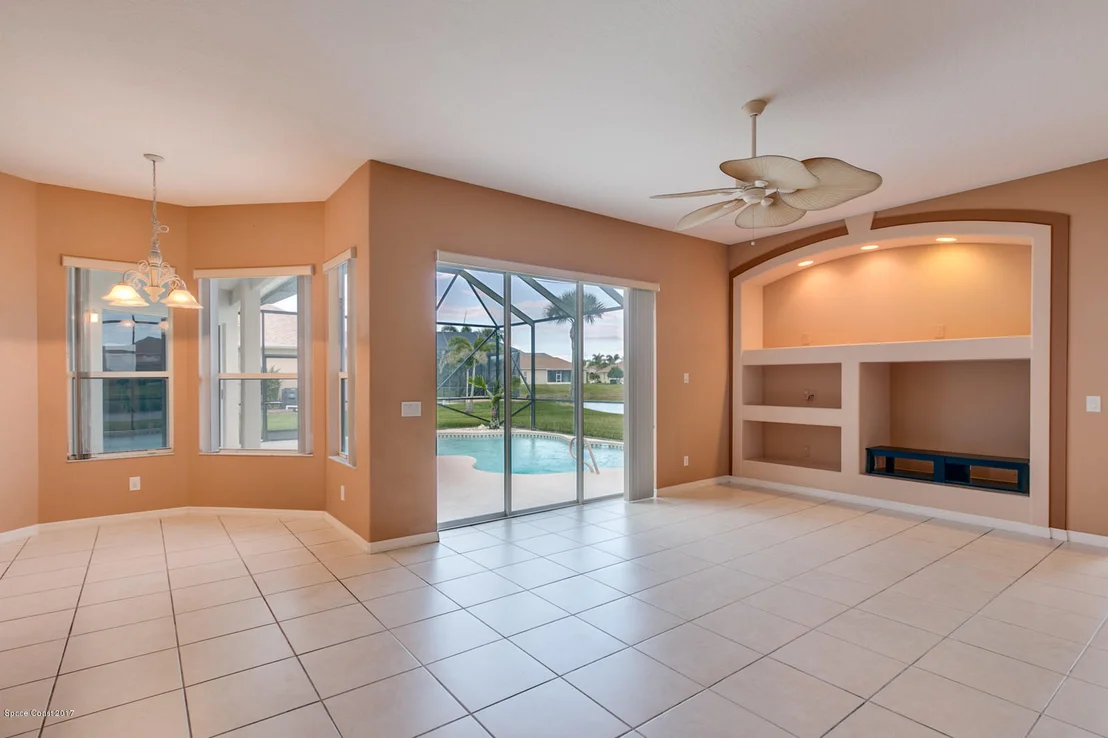 Photo of 3637 Peninsula Circle