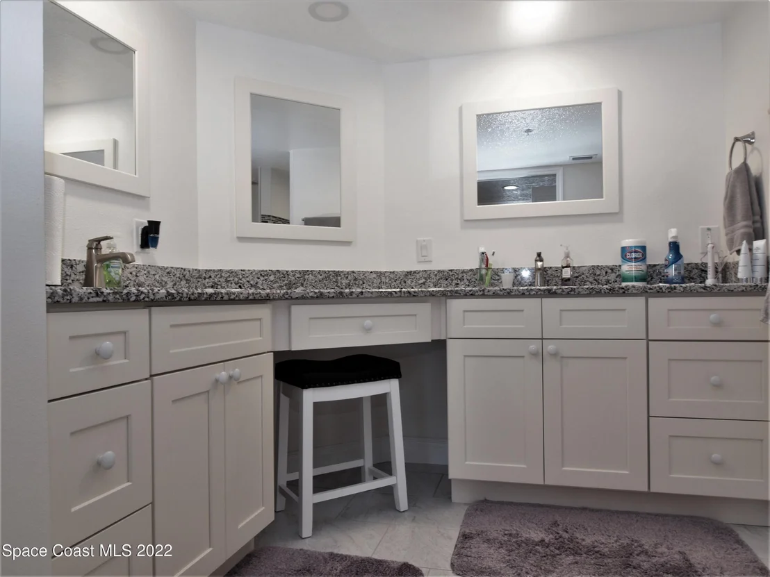 Photo of Unit 302 at 100 Riverside Drive