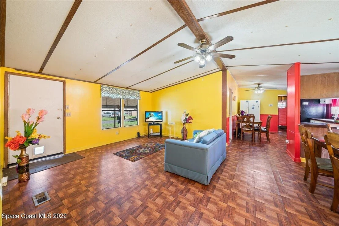 Photo of 6850 Columbine Drive