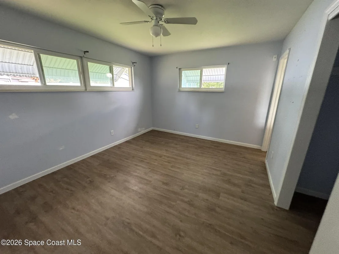 Photo of 1405 E Stetson Drive E