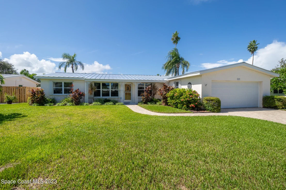 Photo of 209 River Road