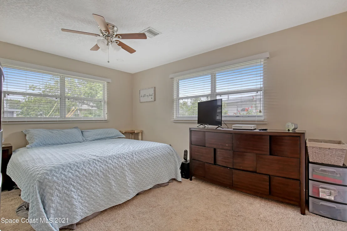 Photo of 772 Bianca Drive NE
