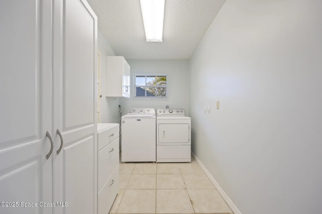 Photo of 897 Champion Drive NE