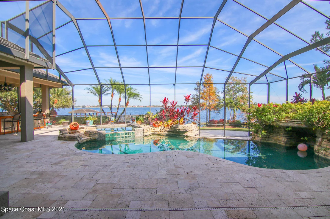 Photo of 228 Mclean Point