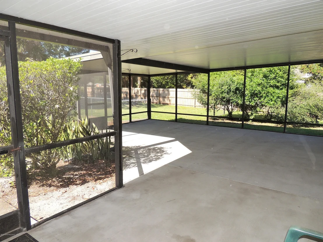 Photo of 1801 Laurel Oak Drive N