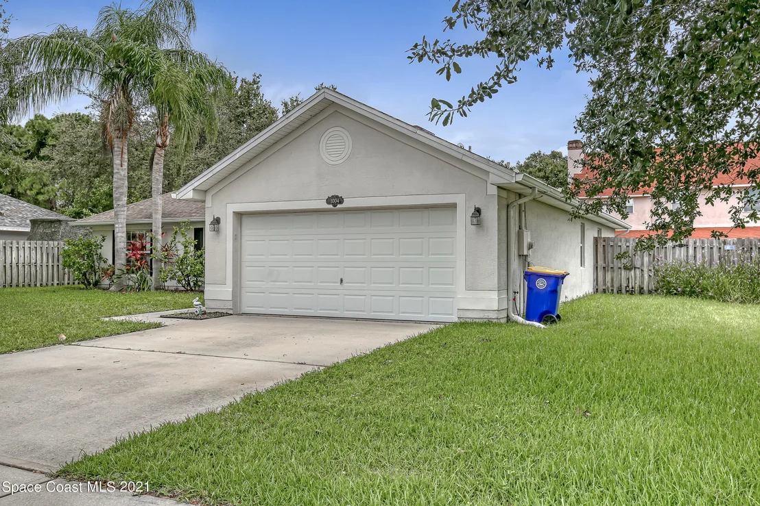 Photo of 1004 Kingfisher Way