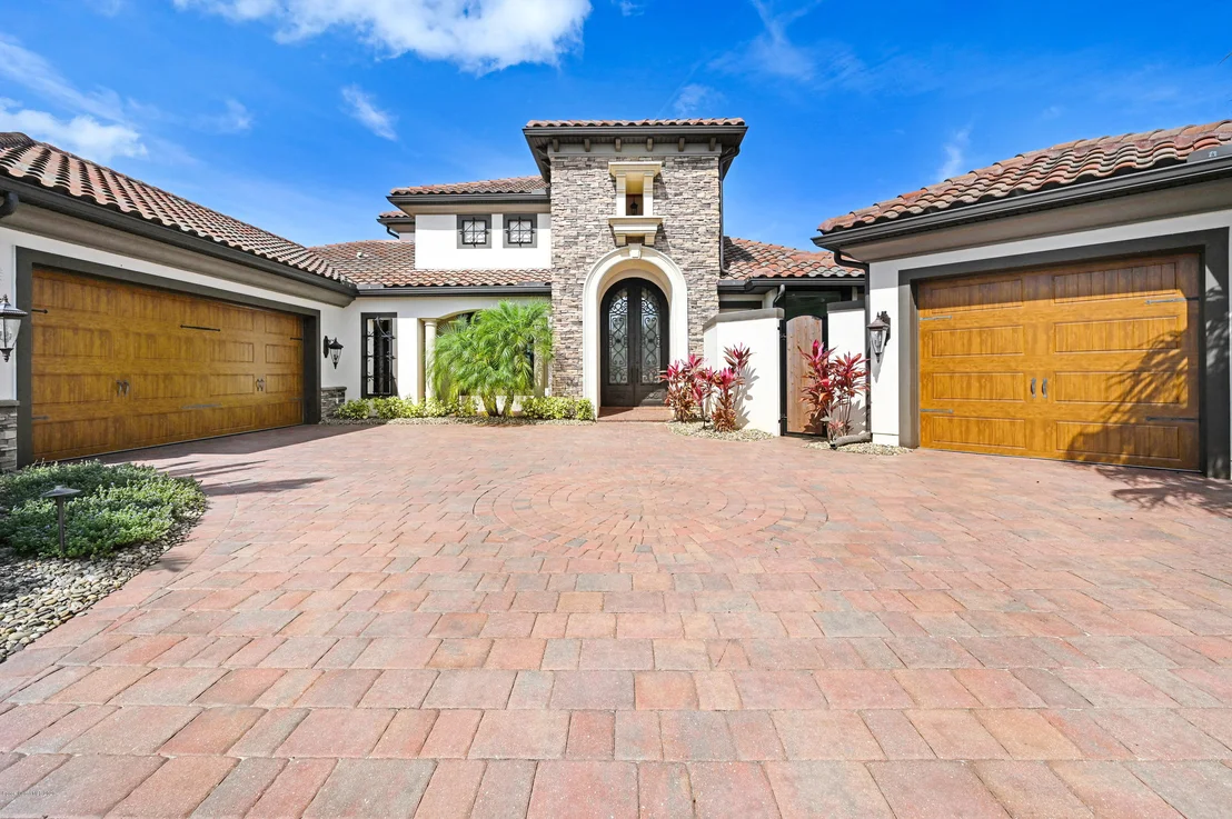 Photo of 2879 Wyndham Way