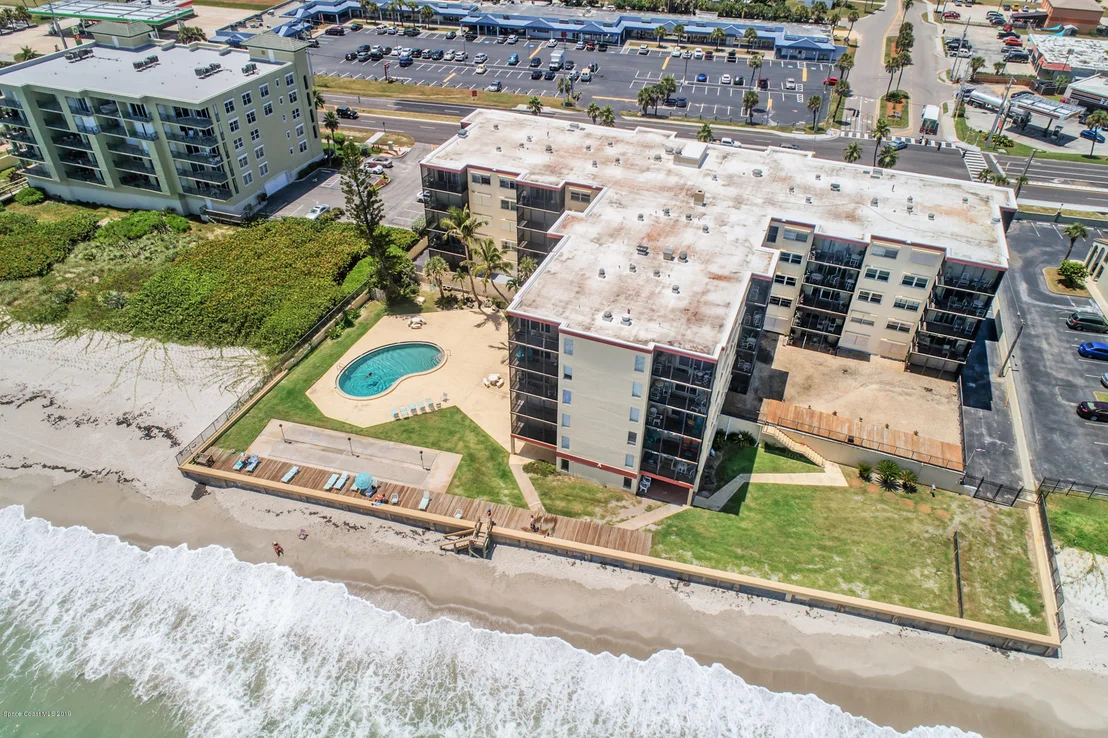 Photo of Unit 310 at 205 Highway A1a