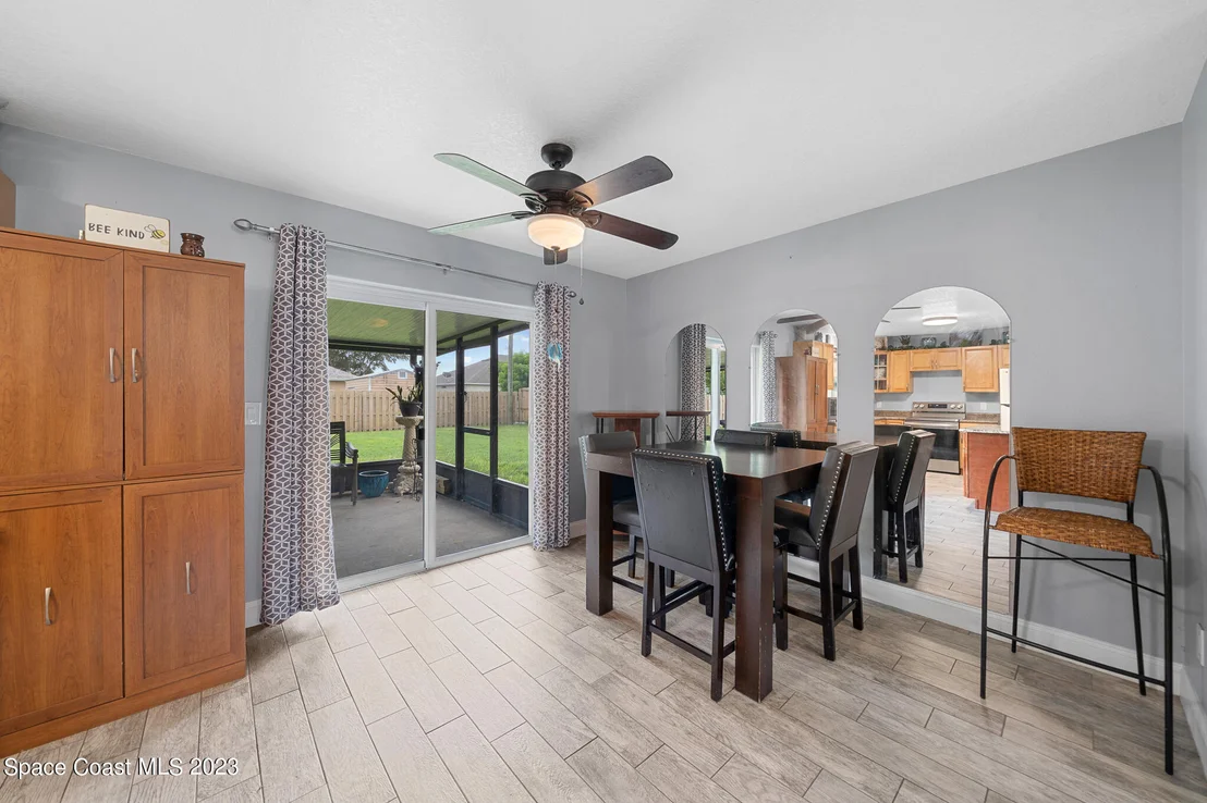 Photo of 990 Emerald Road SE