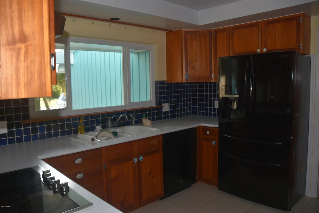 Photo of 220 Cocoa Avenue