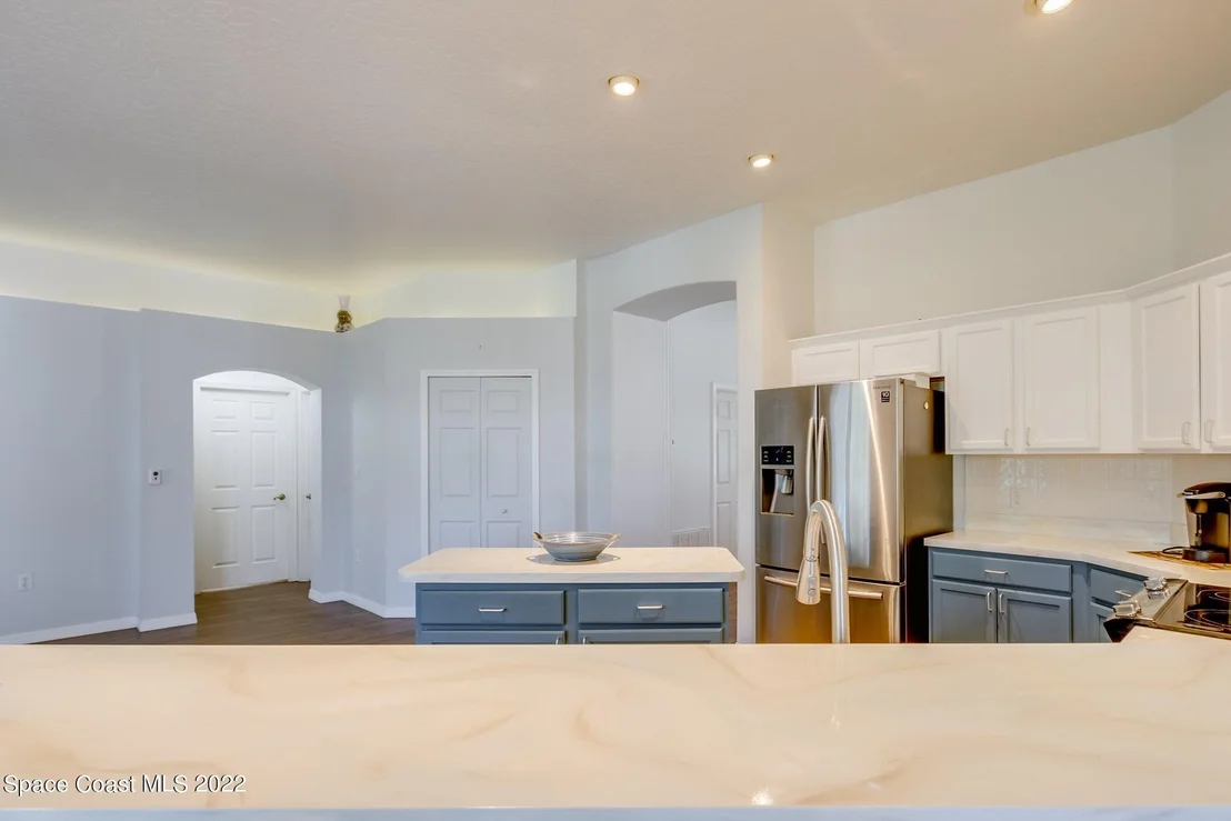 Photo of 1915 Windbrook Drive SE