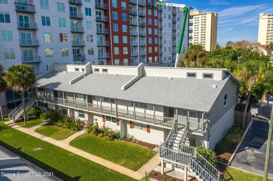 Photo of Unit 202 at 2012 Grant Place