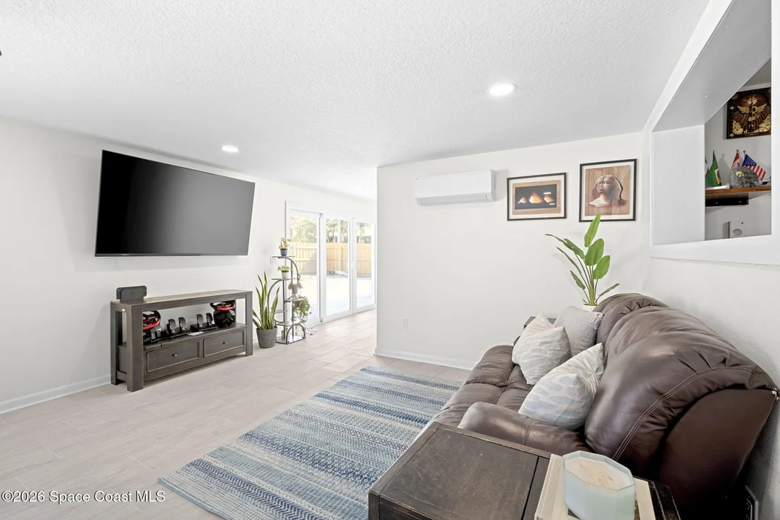 Photo of 500 Seabreeze Drive