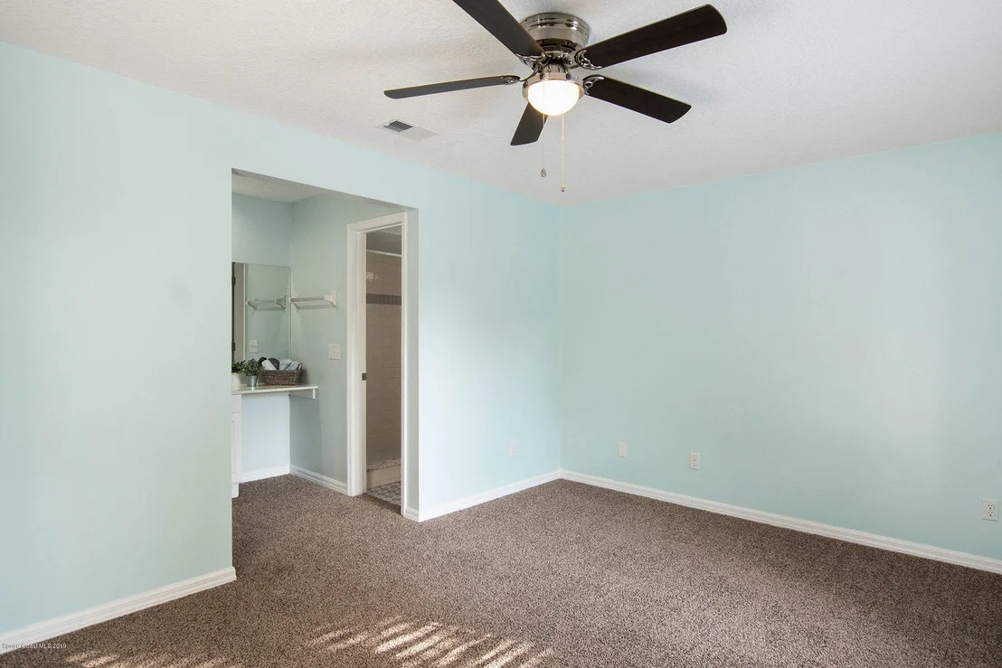 Photo of 2076 Lansing Street