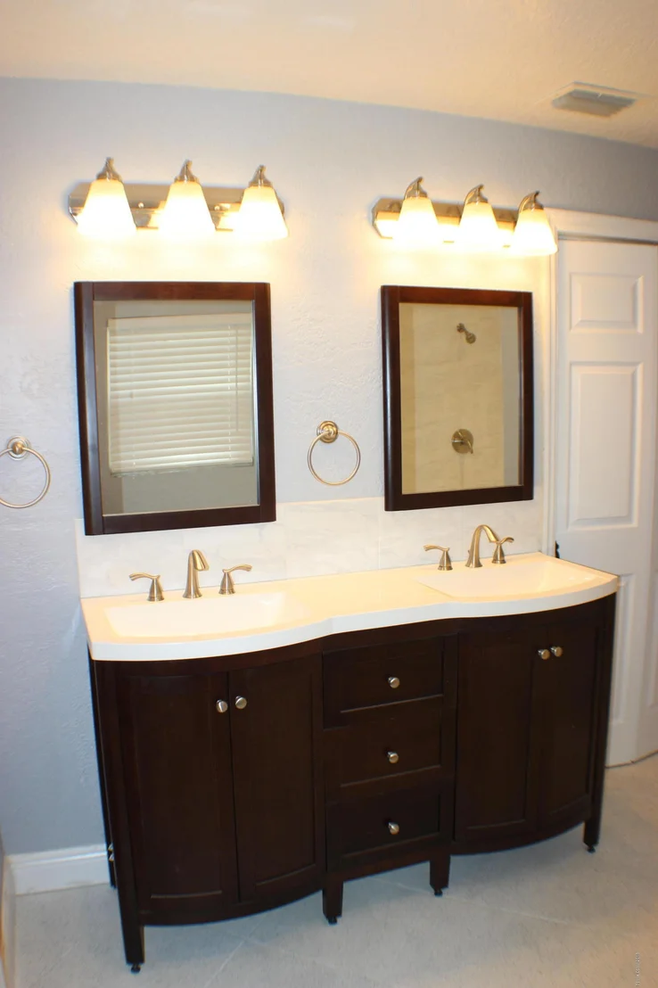Photo of 1042 Cabot Drive NE