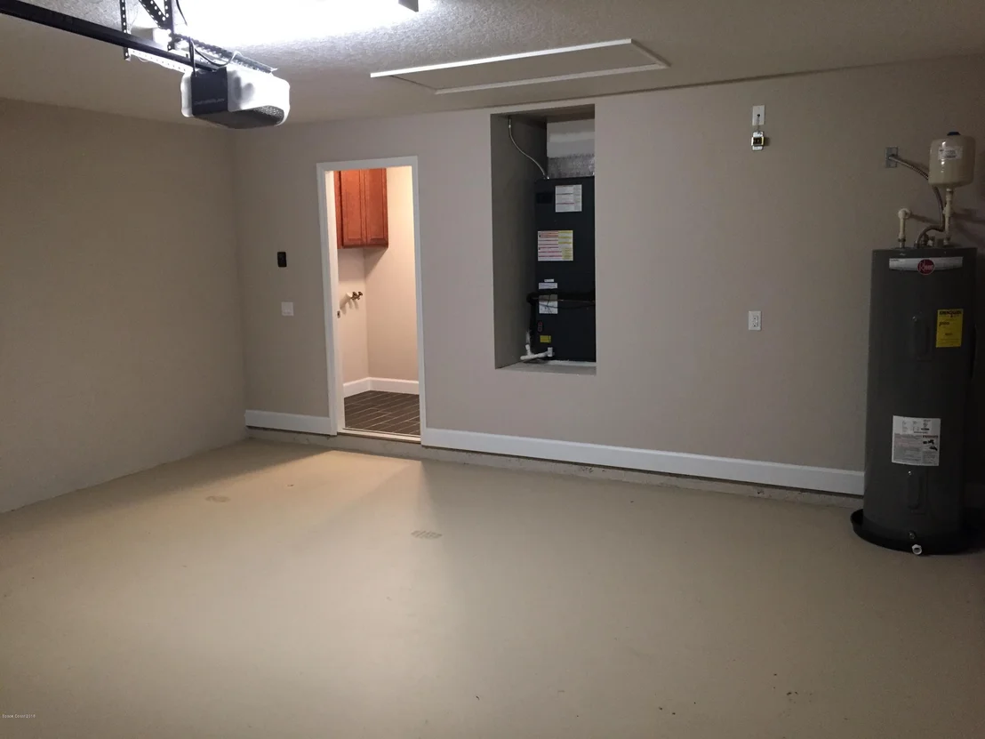 Photo of 831 Mandarin Drive Drive NE