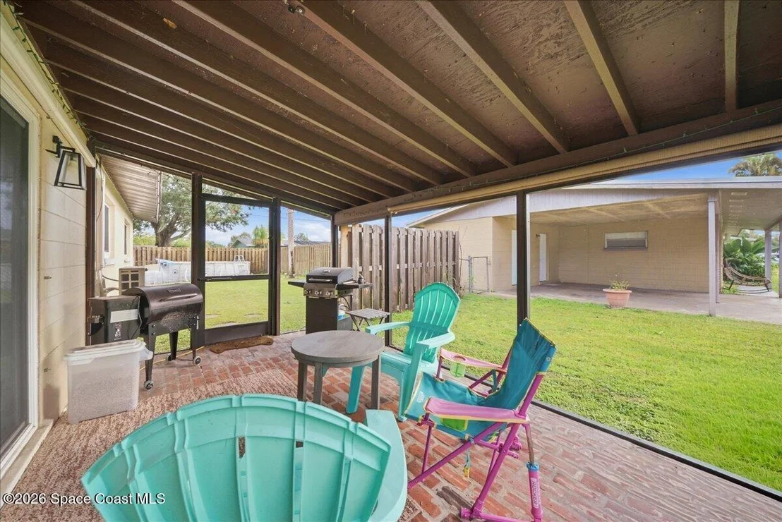 Photo of 2484 Victor Road