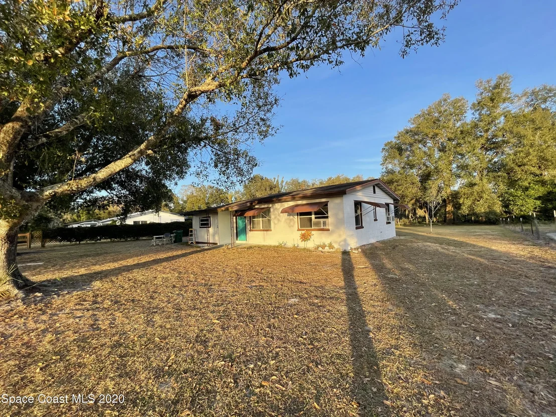 Photo of 2833 Pine Avenue