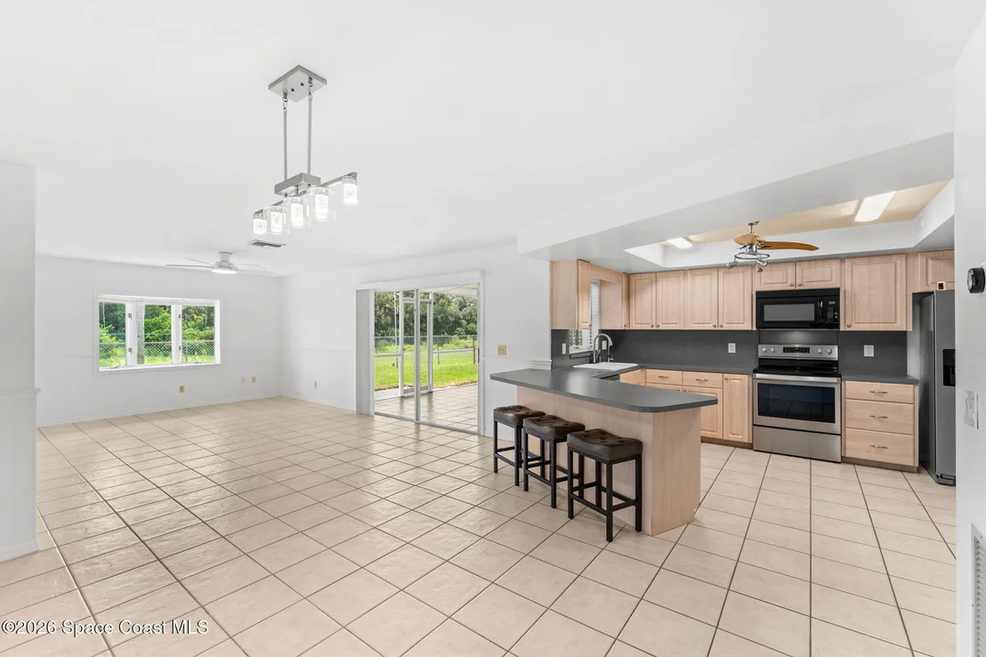 Photo of 1512 Meadowbrook Road NE