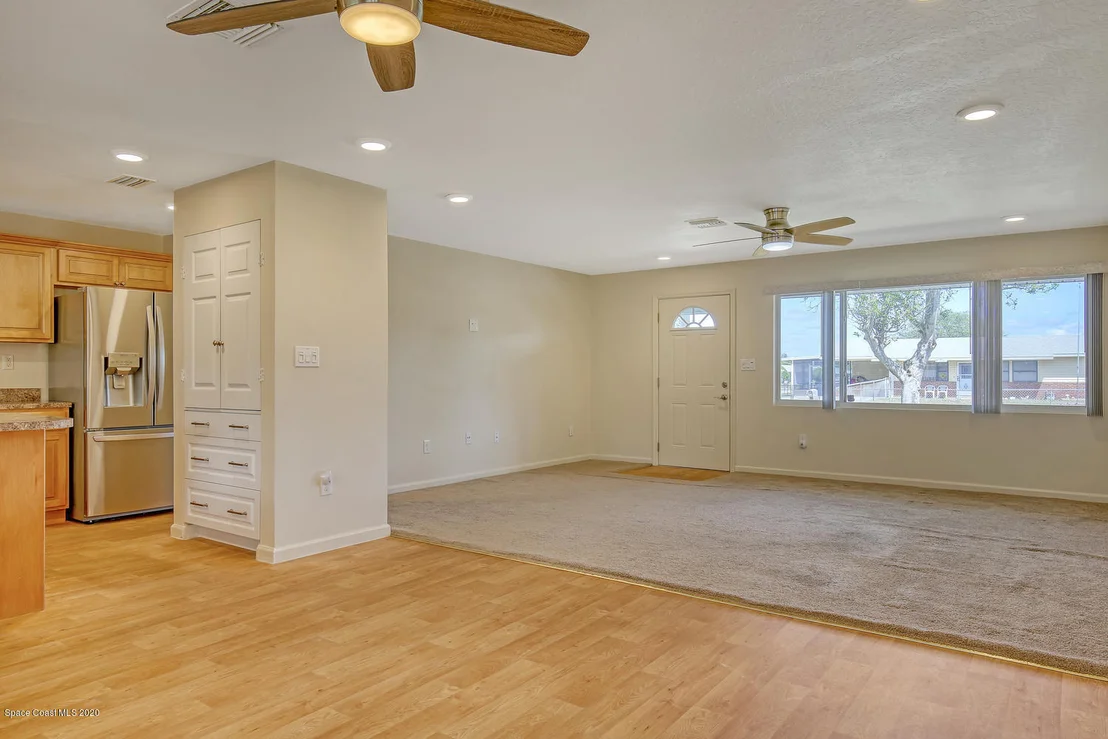 Photo of 930 Bacon Circle NE