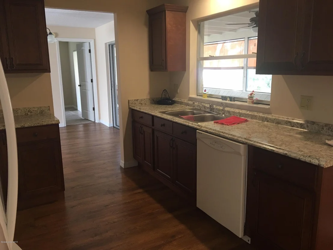 Photo of 1509 Van Eck Road NE