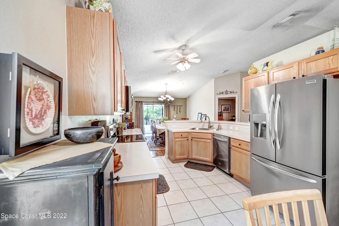 Photo of 1153 White Oak Circle
