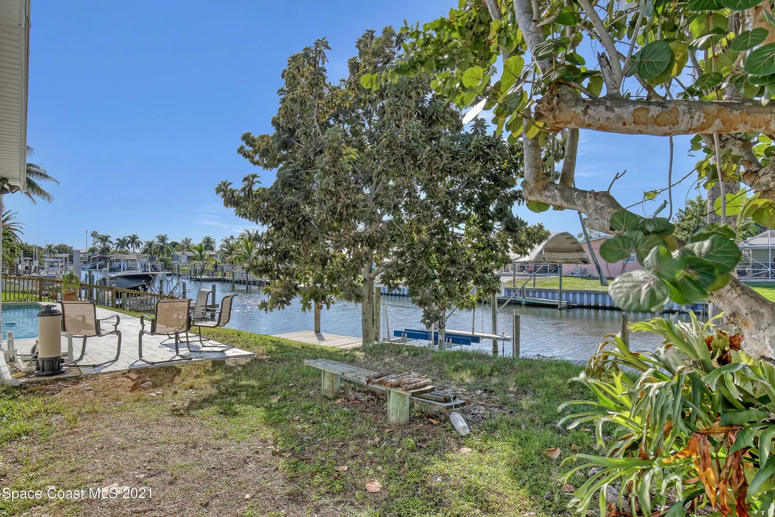 Photo of 444 Sparrow Drive