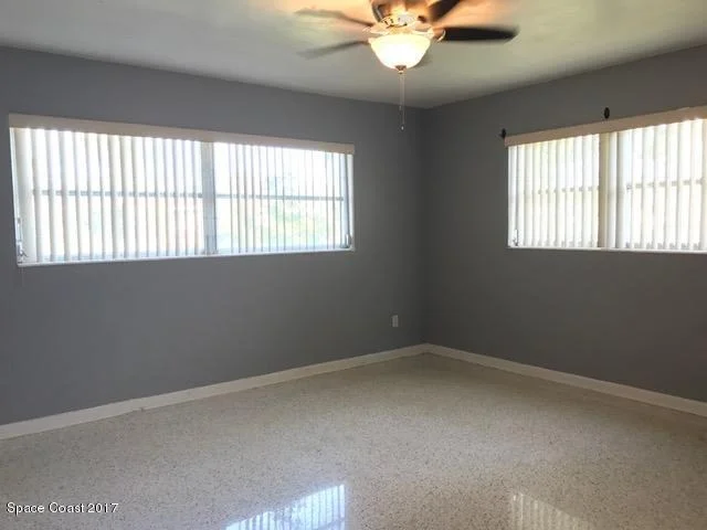Photo of 625 N Robert Way N