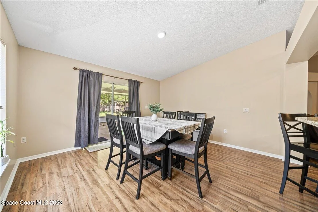 Photo of 1616 Vista Lake Circle