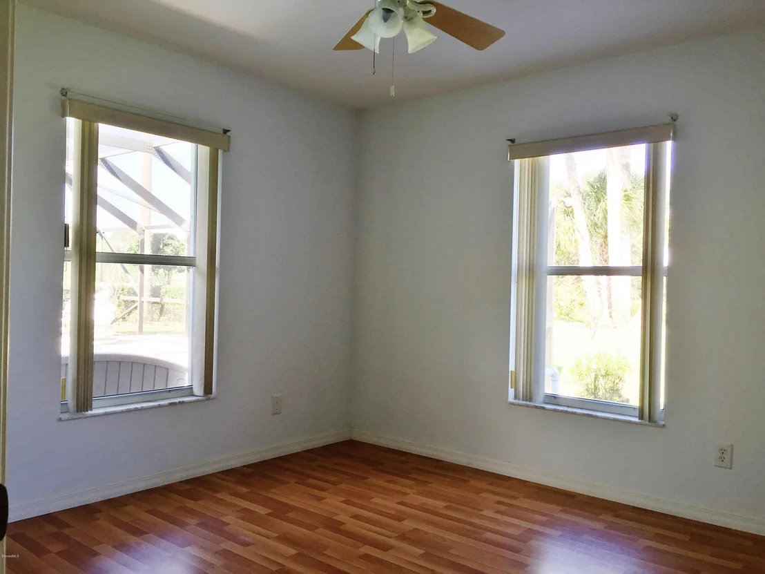 Photo of 1251 NE Meadowbrook Road