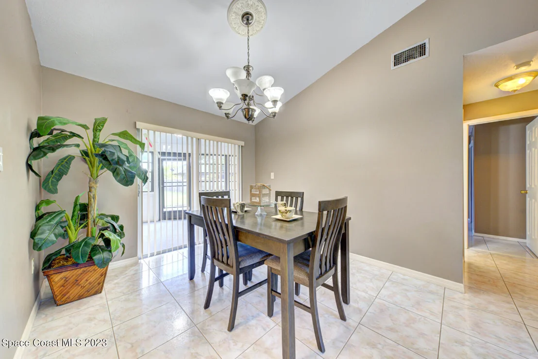 Photo of 1802 Fallon Boulevard NE