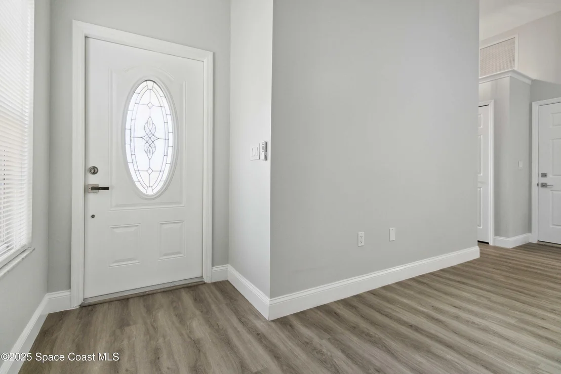 Photo of 906 S S Fork Circle