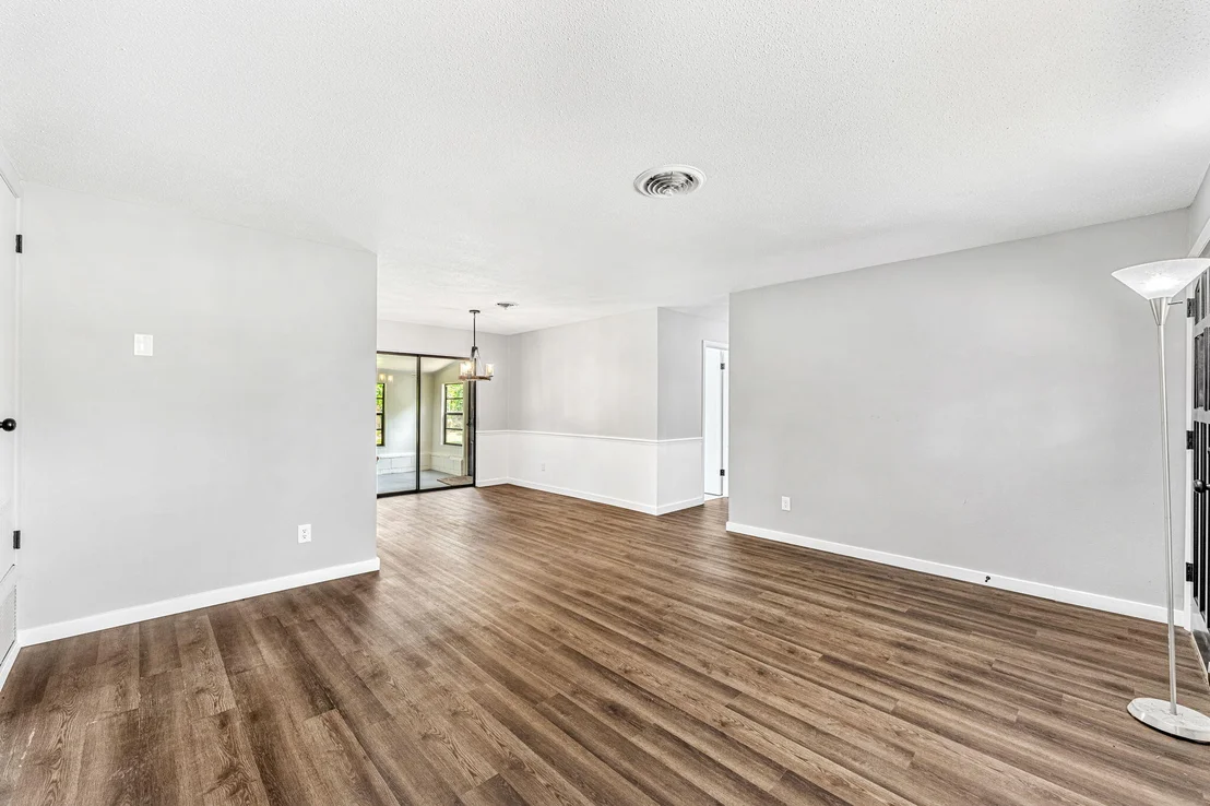 Photo of 2559 Glenn Avenue