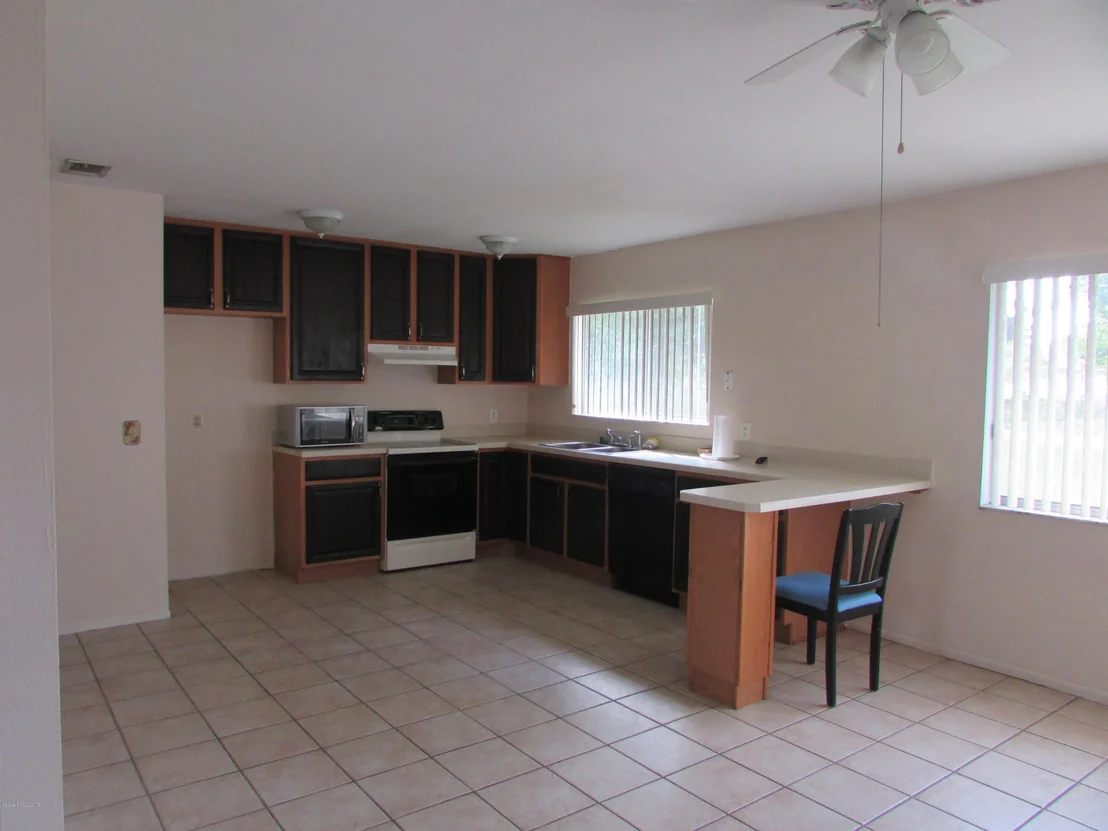Photo of 766 Aragon Avenue NE
