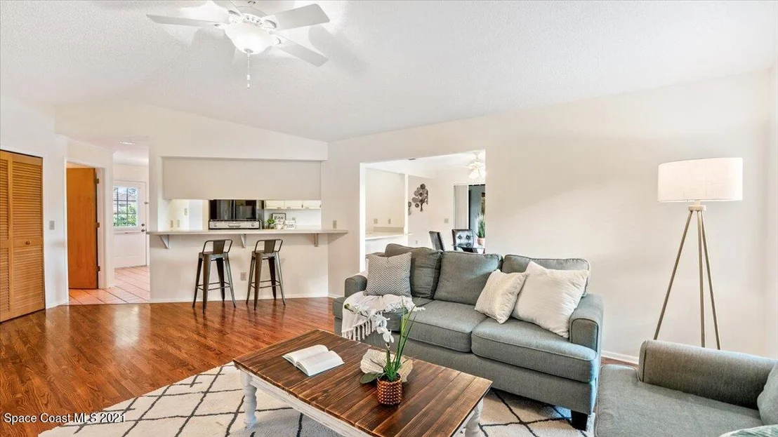 Photo of 4840 Riverside Road