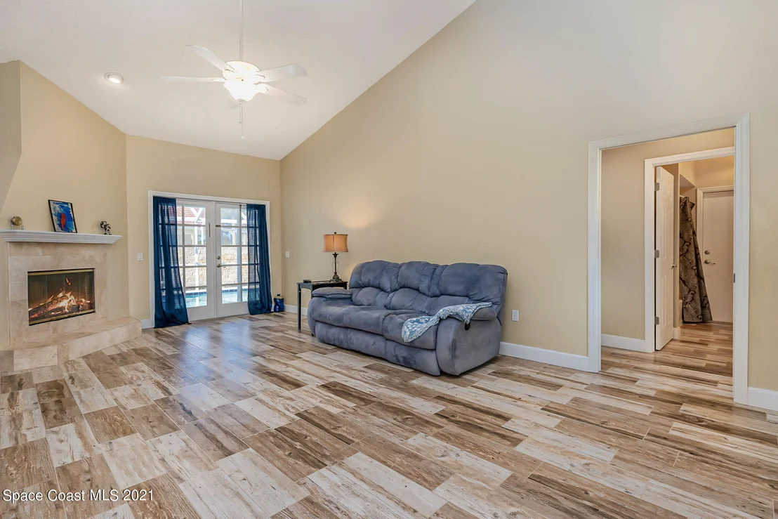 Photo of 1365 Heritage Acres Boulevard