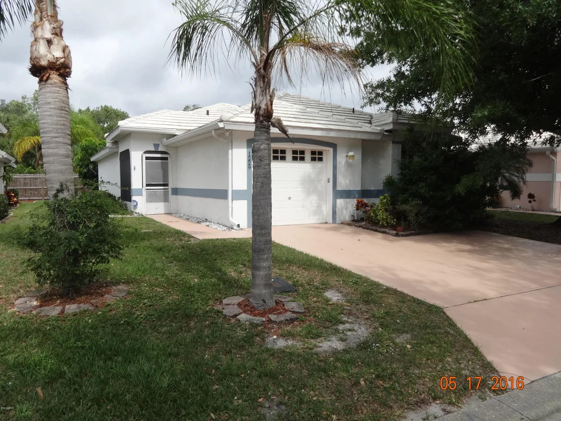 Photo of 1229 Goldenrod Circle NE