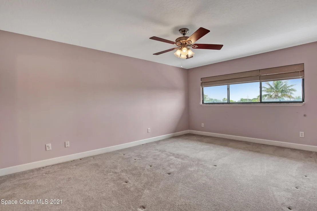 Photo of 457 Cardinal Drive