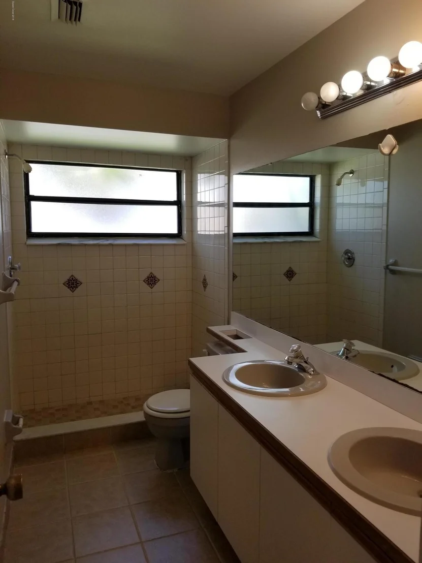 Photo of 1844 Clover Circle