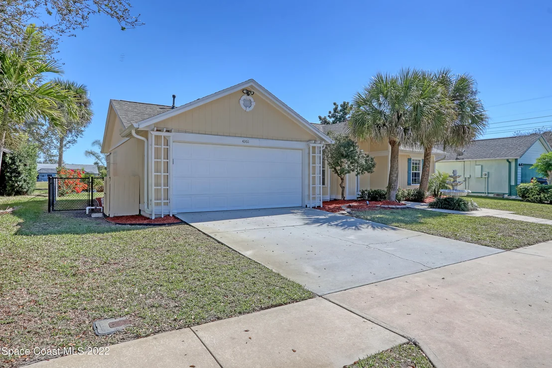 Photo of 4361 Silver Lake Drive