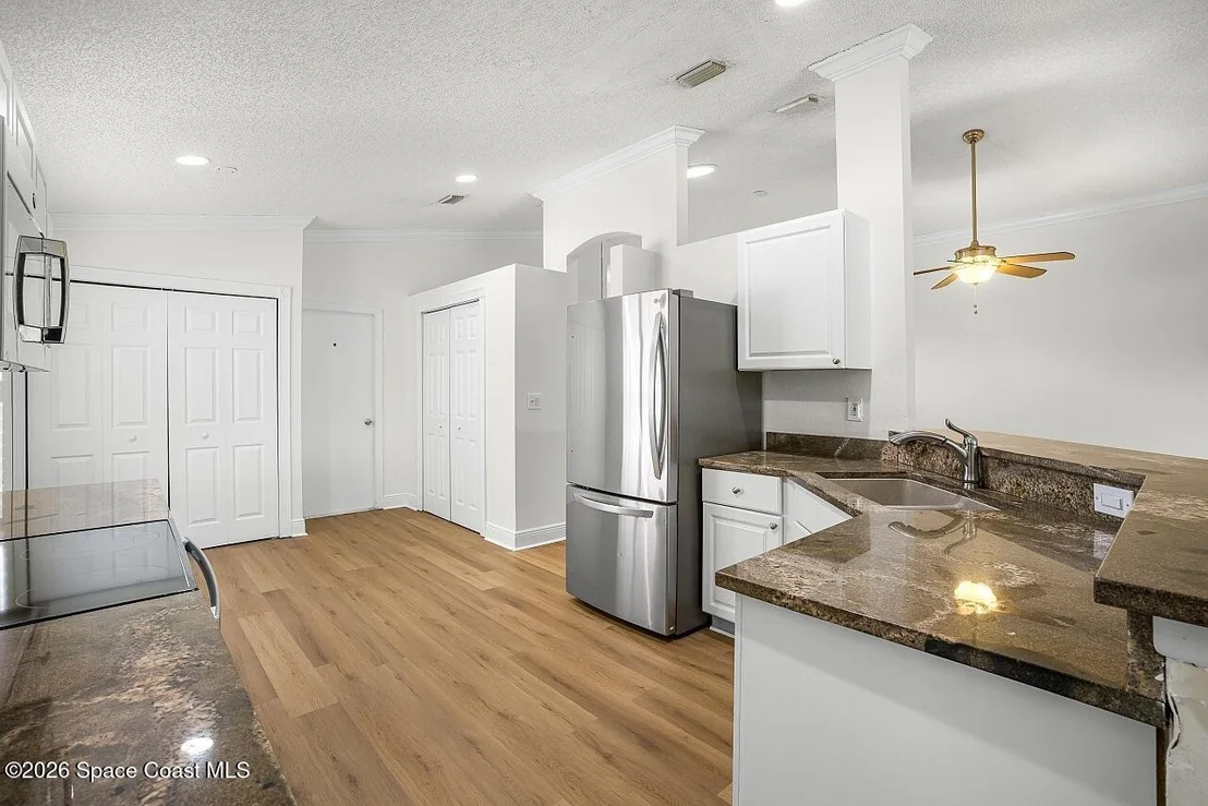 Photo of 966 E 13th Square