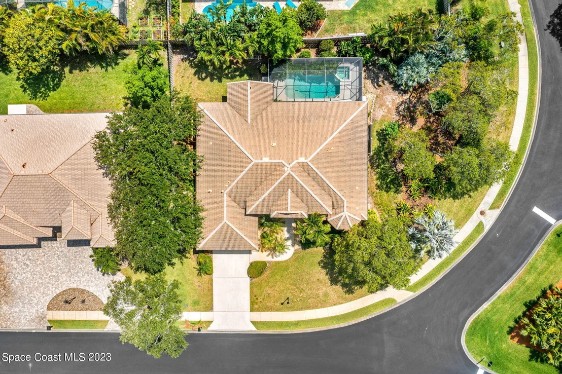 Photo of 423 Flanders Drive
