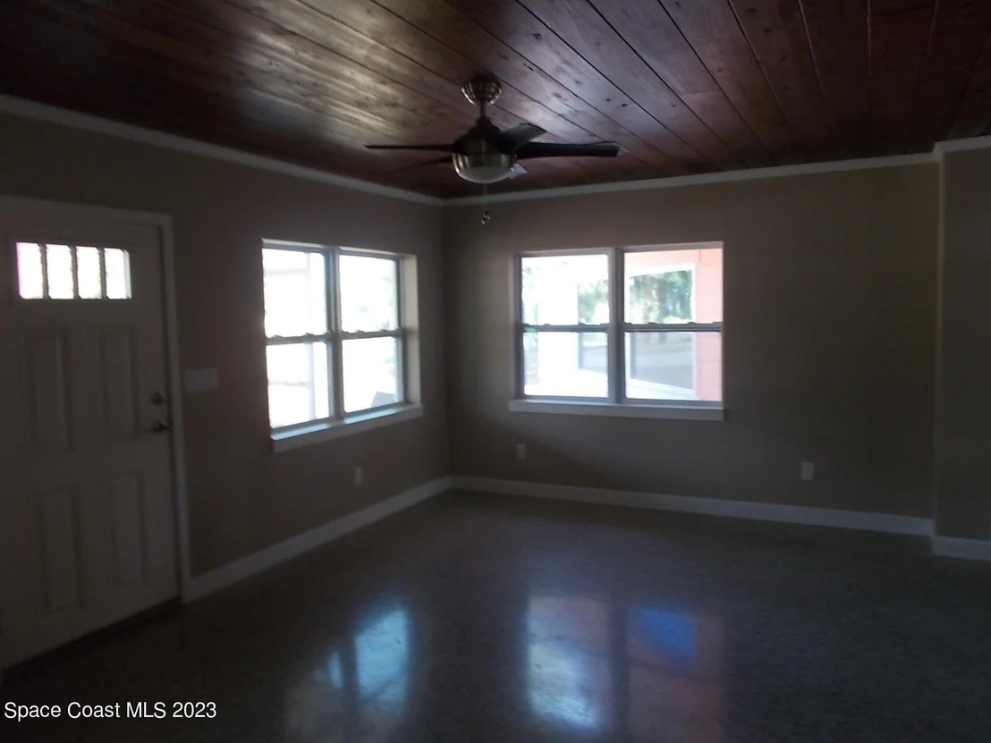 Photo of 3755 Lakeview Drive