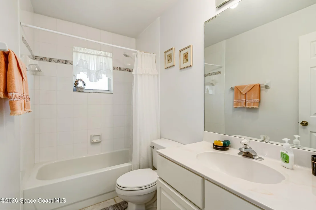 Photo of 2446 Oakcrest Lane