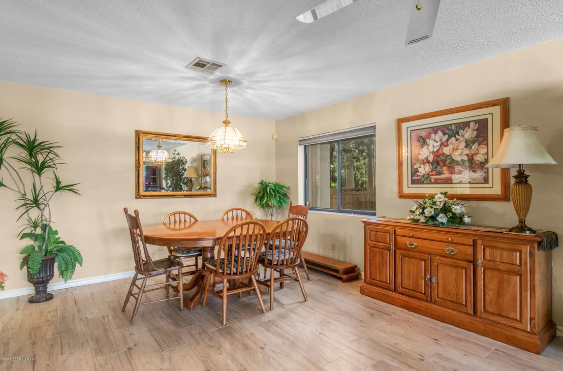 Photo of 1204 Foxfire Court