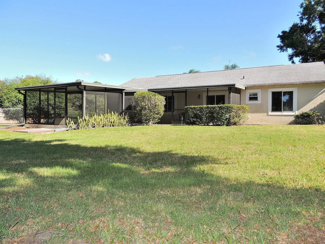 Photo of 1801 Laurel Oak Drive N
