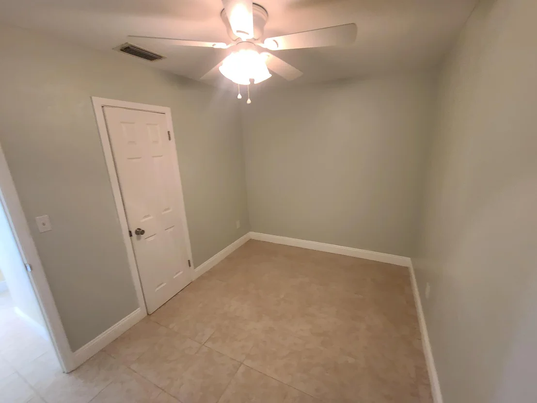 Photo of 408 Iris Lane